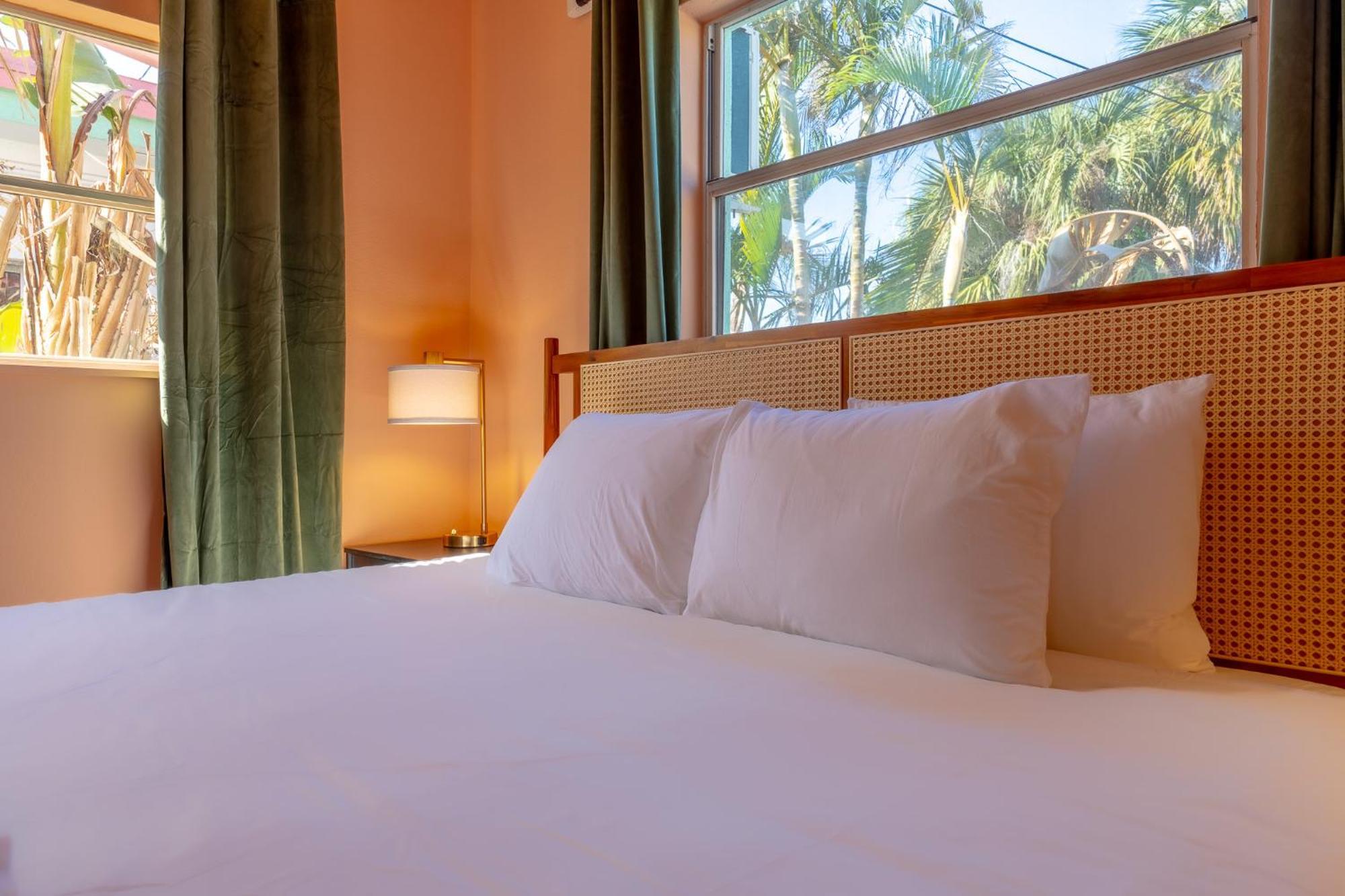 Monaco Vacation Rentals Clearwater Beach Eksteriør billede
